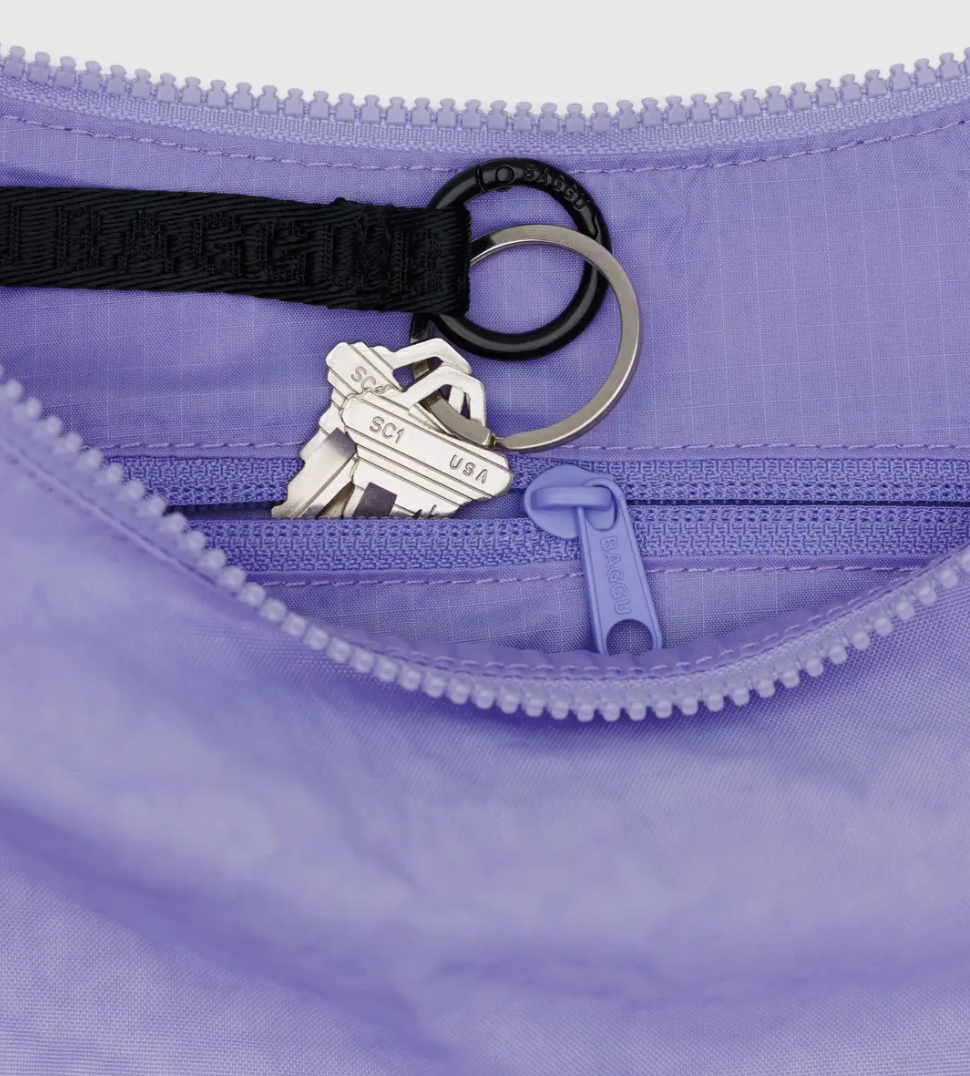 BAGGU Medium Crescent Bag in Wisteria