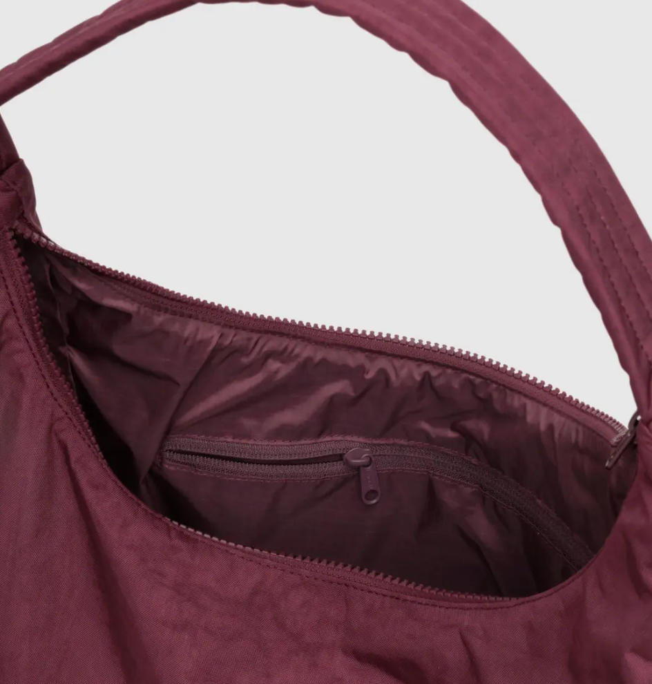 BAGGU Large Shoulder Bag in Burgundy
