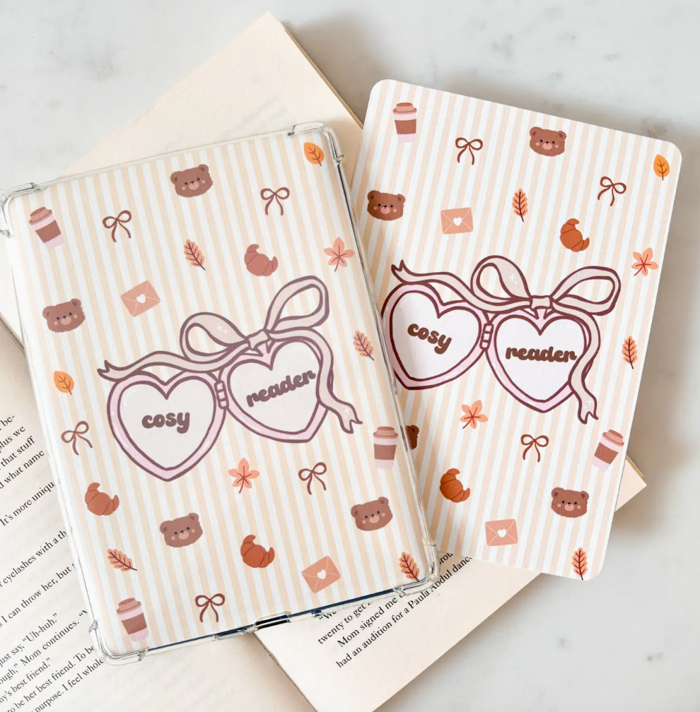 Kindle Insert - Cosy Reader Coquette Locket