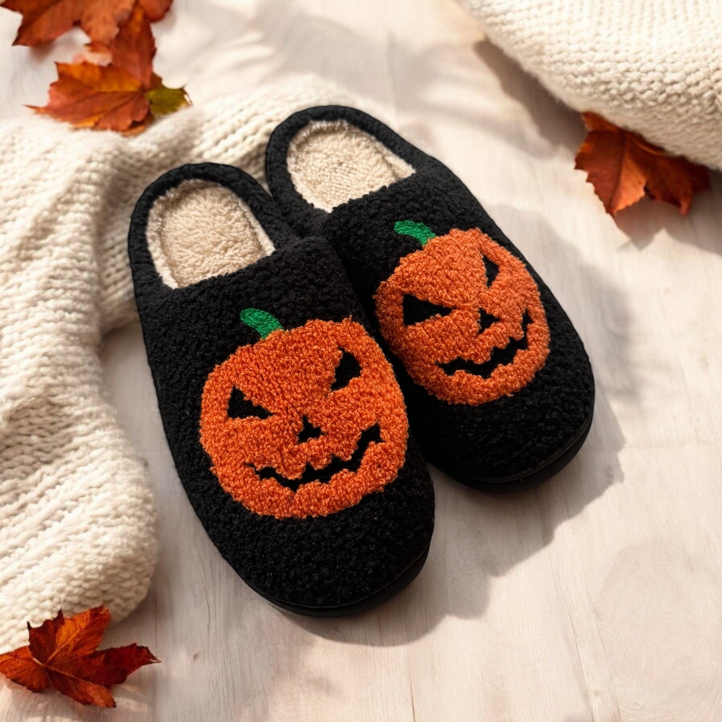 Pumpkin Slippers 42/43  6-7