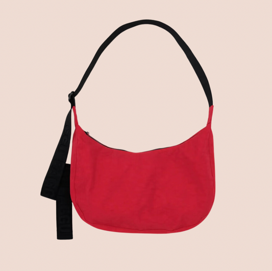 BAGGU Medium Crescent Bag in Candy Apple Red