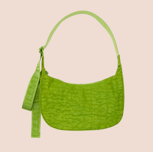 BAGGU Medium Crescent Bag in Green Juice