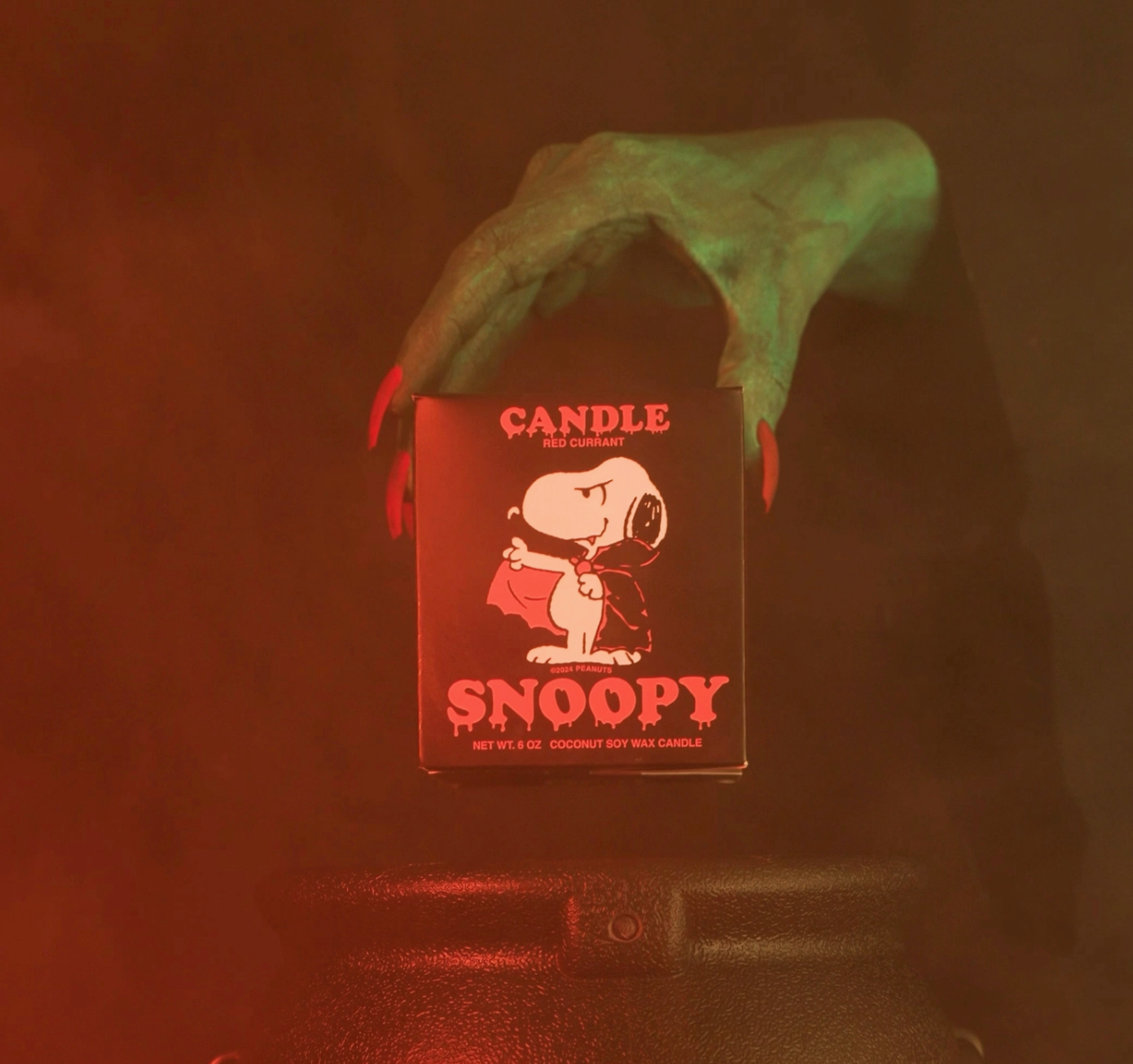 Peanuts Halloween Candle - Snoopy Dracula