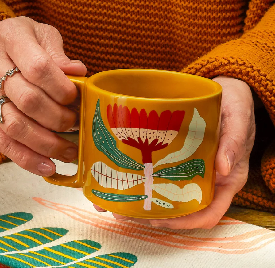 Midi Venus Mug in Mustard