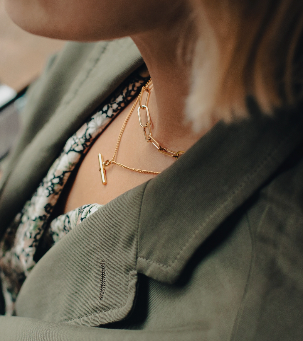 Gold T-Bar Chain Necklace
