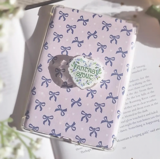'Fantasy Smut' Heart Kindle Grip