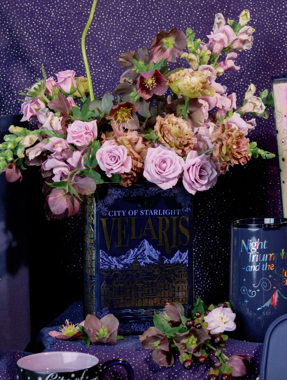 Velaris Night Court ACOTAR Book Vase