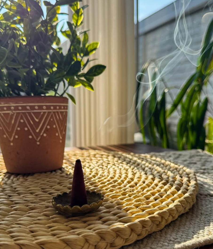 Sandalwood - Natural Incense Cone Tin