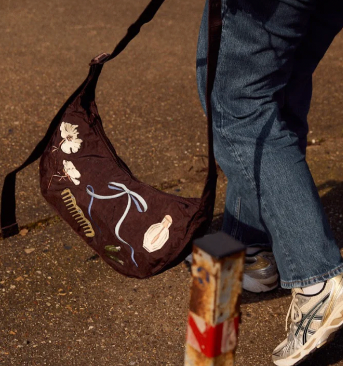 BAGGU Medium Crescent Bag in Get Ready With Me
