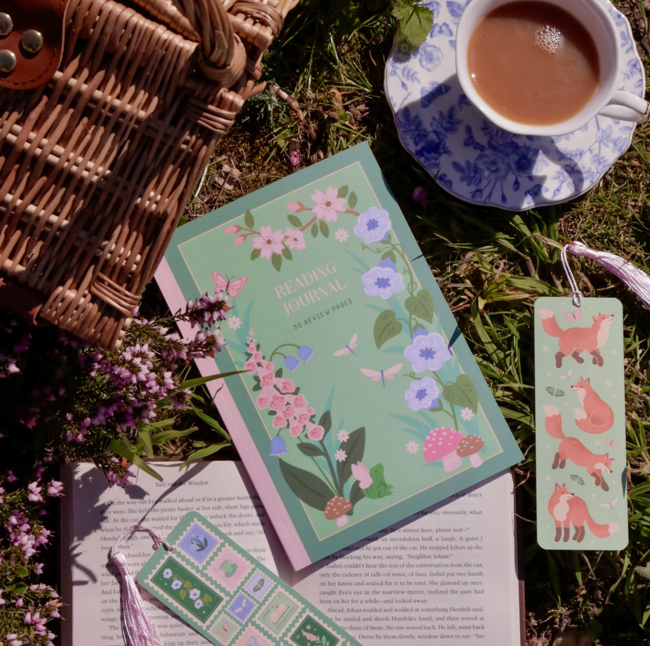 Spring Florals Reading Journal - 50 Page Book Review Notebook