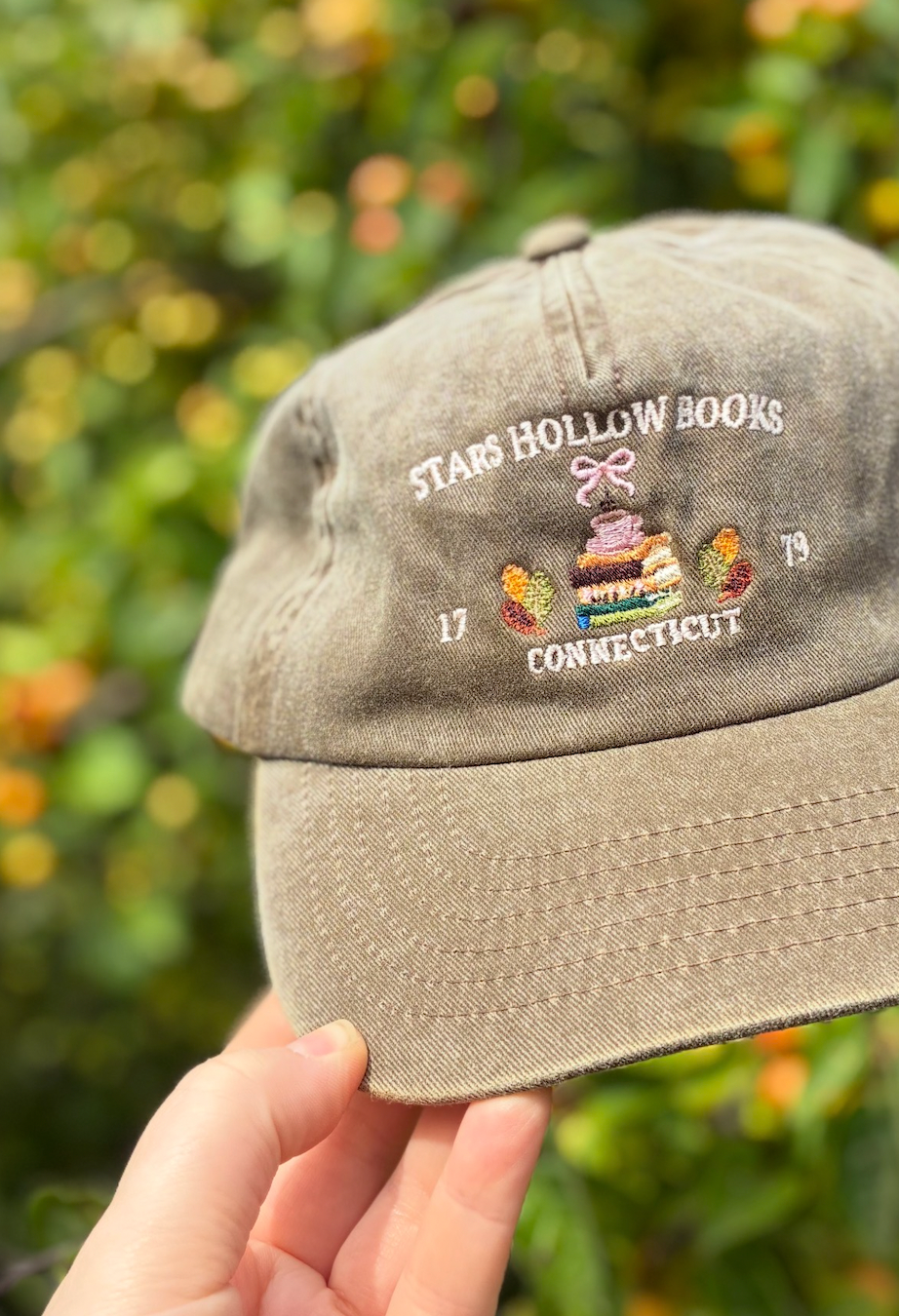 'Stars Hollow Books' Gilmore Girls Embroidered Cotton Cap