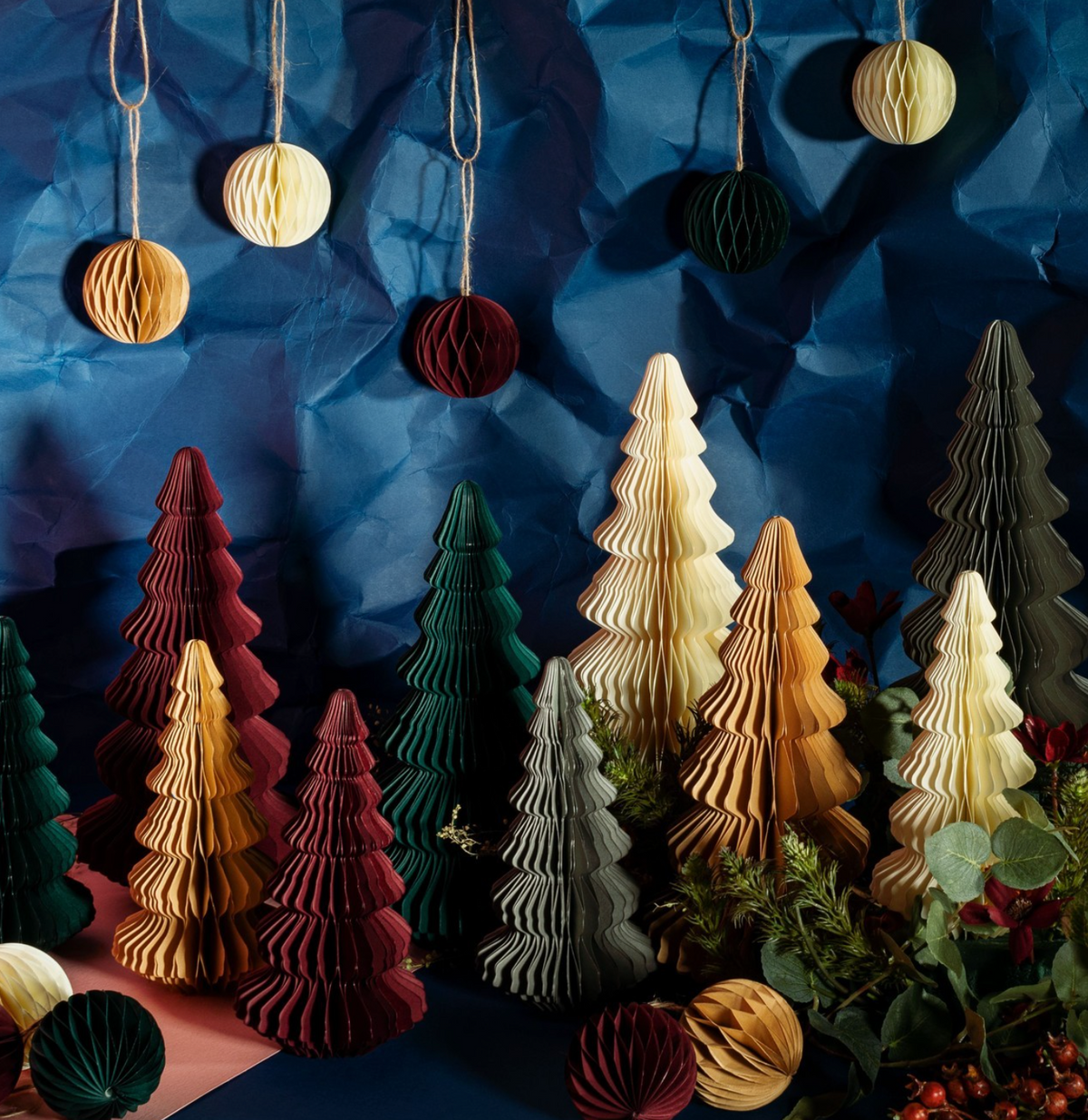 Brown Honeycomb Tree Standing Decoration