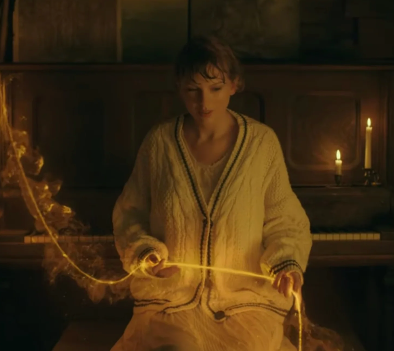 Taylor's Cardigan Candle